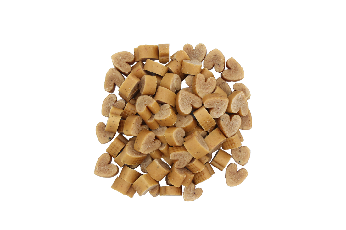 UNIQ PETS Cat Snacks Anti-Hairball Soft Hearts With Chicken 50g
