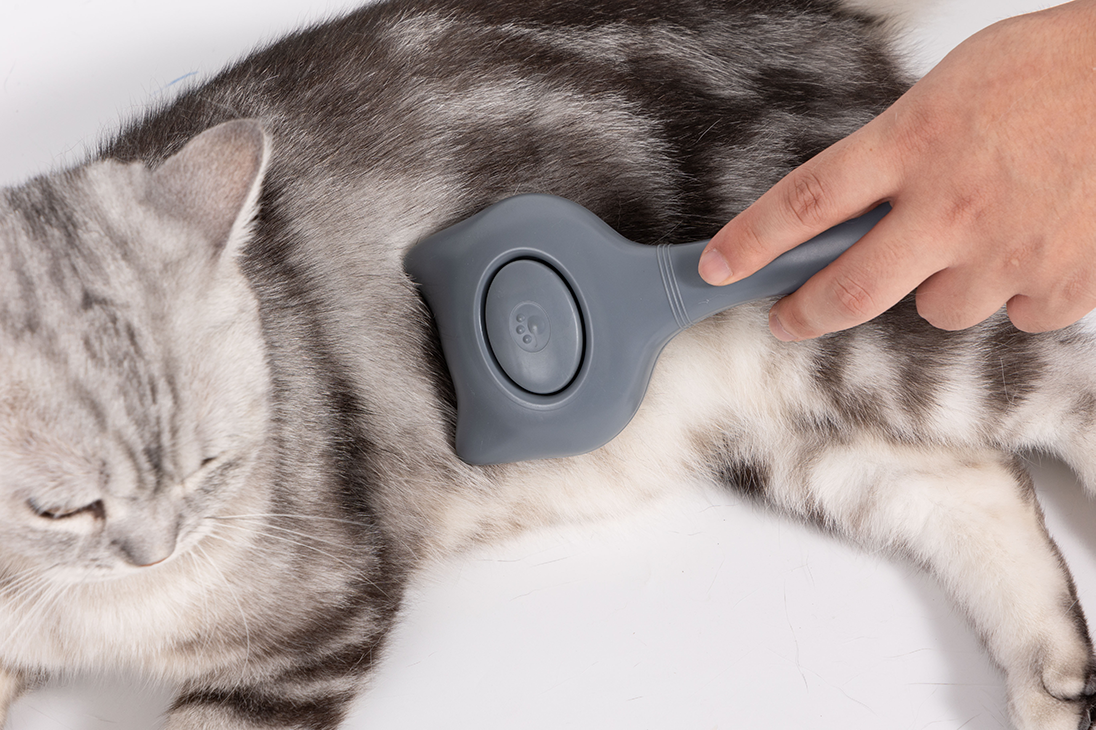 UNIQ PETS GROOMING BEAUTYCARE Cat-Shaped Comb Grey