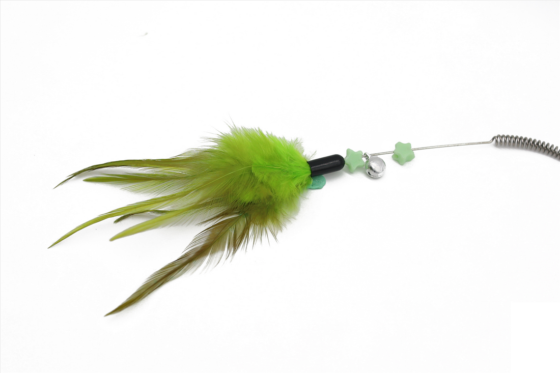 UNIQ PETS CAT TOY SWISHY Fishing Rod with Multi-Colored Feather and Spring 60cm (Random Colour)