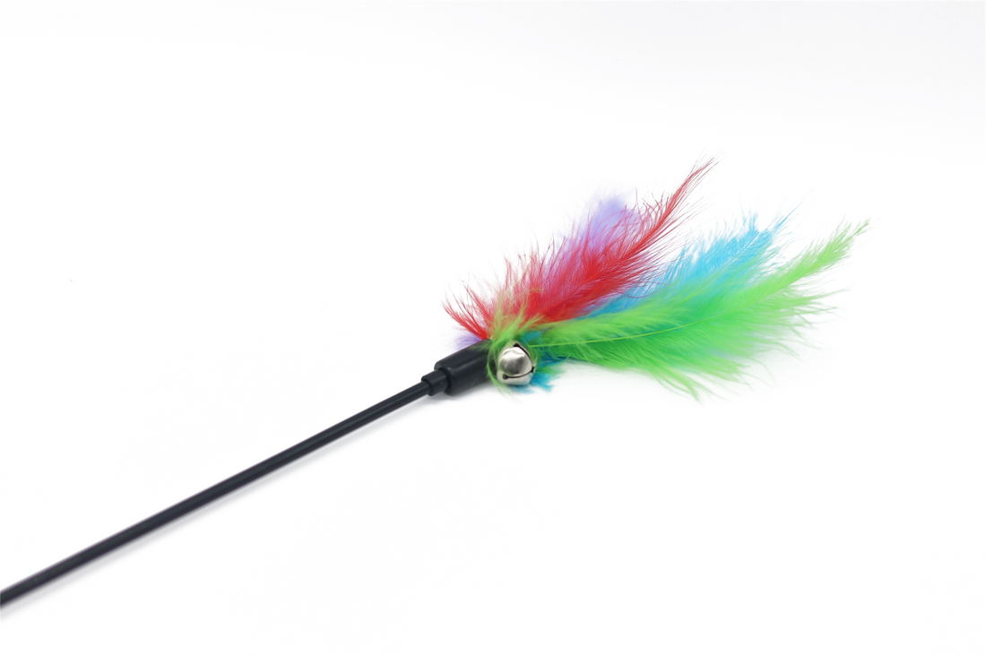 UNIQ PETS CAT TOY SWISHY Fishing Rod with Colorful Feather and Bell 55-58cm (Random Colour)